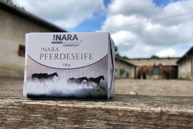 Wir haben eine Seife für Pferde sowie Hunde getestet, die aus Namibia kommt. Wie sie angekommen ist, siehst du in diesem Produkttest.